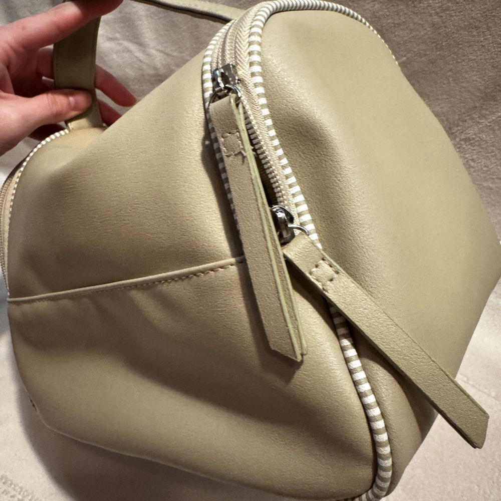Tender Love + Carry Makeup Bag - Picture 6 of 16